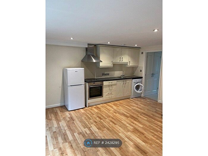 1 Bedroom Flat To Rent In West End, Witney, OX28