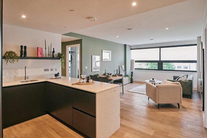 2 Bedroom Apartment To Rent In The Octagon, Birmingham, B3