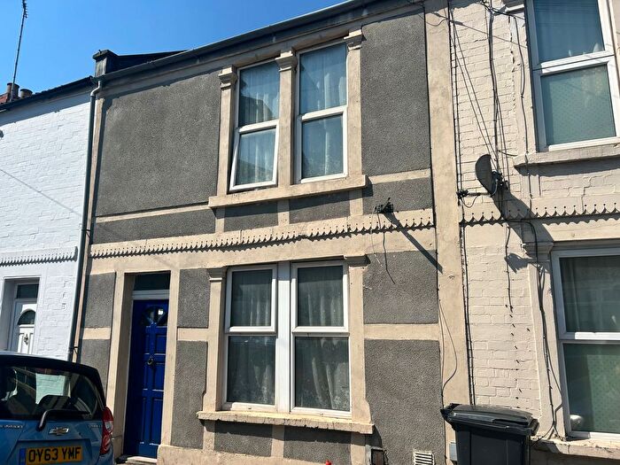 3 Bedroom Terraced House To Rent In Roman Road, Bristol, BS5