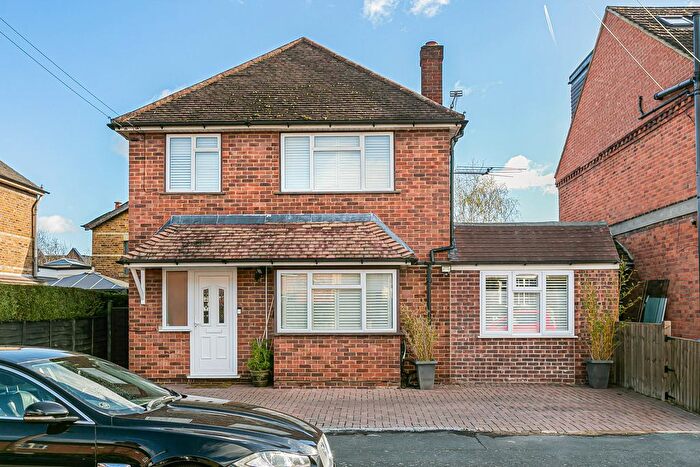 3 Bedroom Detached House For Sale In Queens Road, Egham, Surrey, TW20