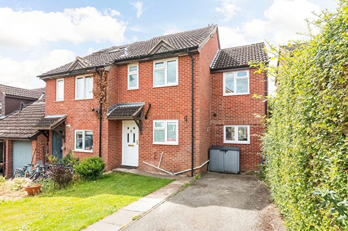 3 Bedroom Semi Detached House For Sale In Denton Close, Abingdon, OX14