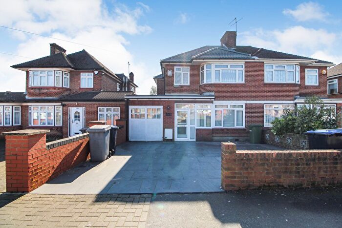 5 Bedroom Semi-Detached House To Rent In Beverley Drive, Queensbury, Edgware, HA8