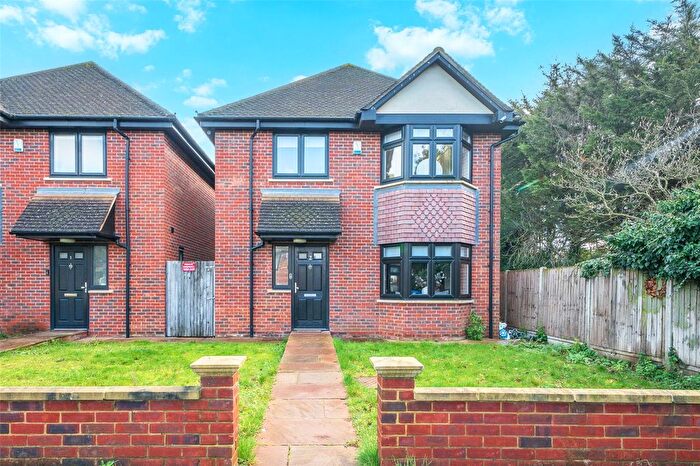 4 Bedroom Detached House For Sale In Bullman Close, Bexleyheath, Kent, DA7