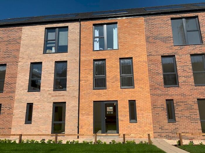 2 Bedroom Flat To Rent In Cunningham Square, Portobello, Edinburgh, EH15