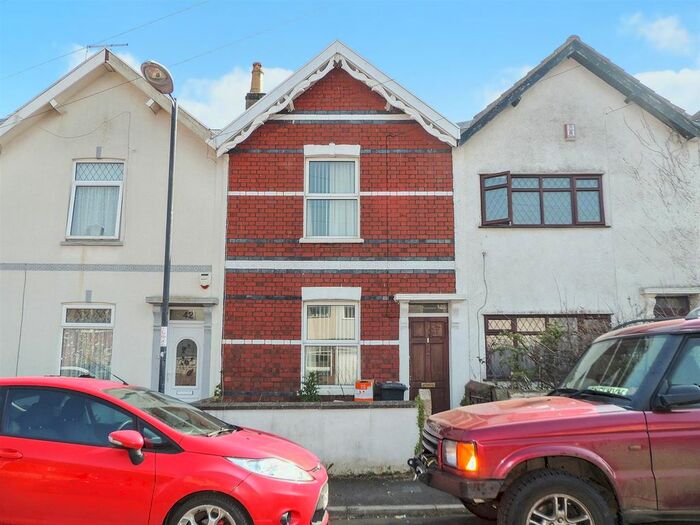 2 Bedroom Terraced House To Rent In Victoria Park, Kingswood, Bristol, BS15