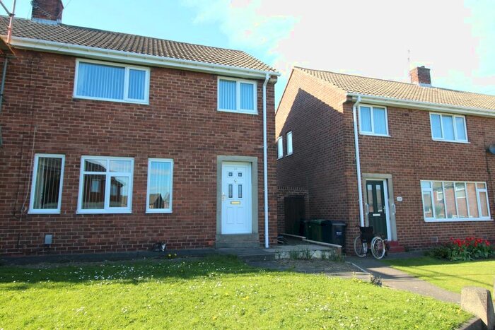 3 Bedroom Semi-Detached House To Rent In Knightside Gardens, Dunston, Gateshead, Tyne And Wear, NE11