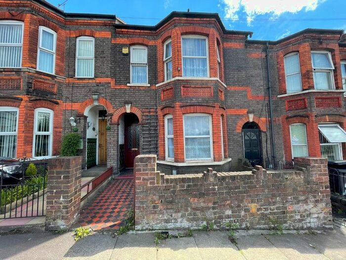 Houses to rent in Luton