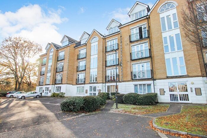 2 Bedroom Flat To Rent In Beverley Mews, Crawley, West Sussex., RH10