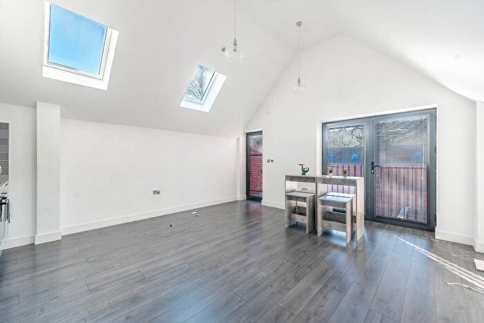 2 Bedroom Flat To Rent In Elm Park, Stanmore, HA7