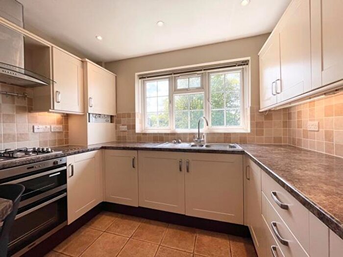 2 Bedroom Apartment To Rent In Stanhope Road, Highgate, N6