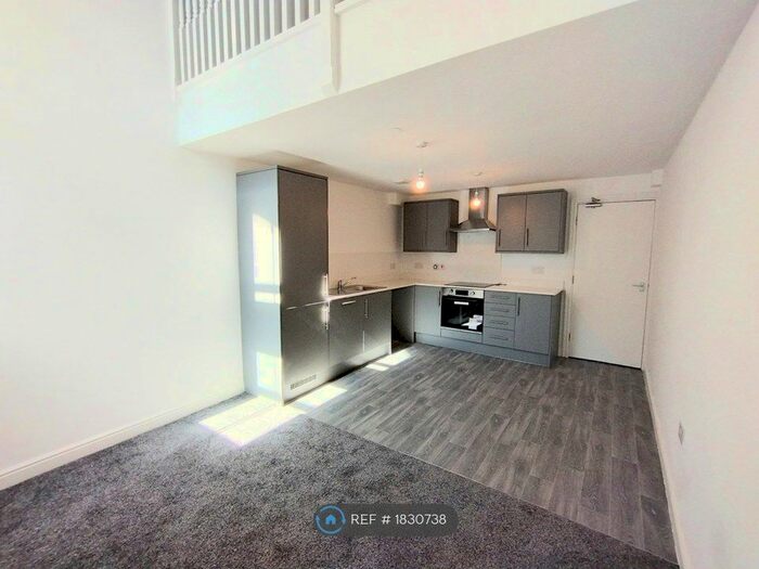 3 Bedroom Flat To Rent In Cromwell Building, Lancaster, LA1