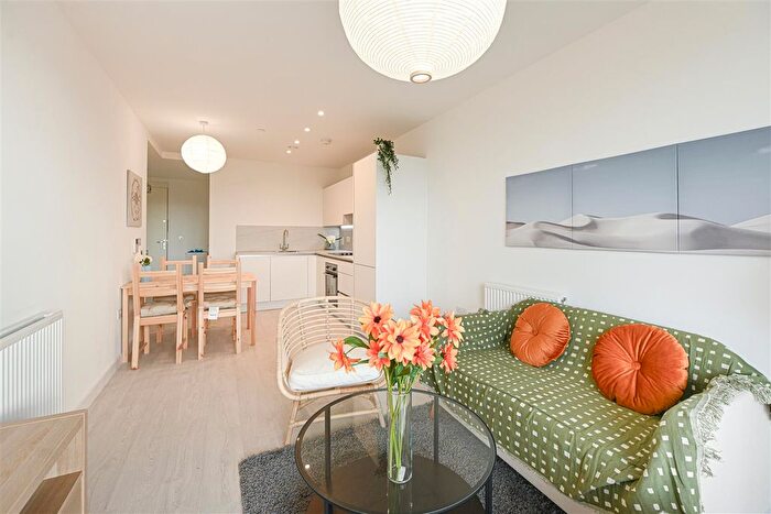 1 Bedroom Flat To Rent In Shearwater Drive, Colindale, London, NW9