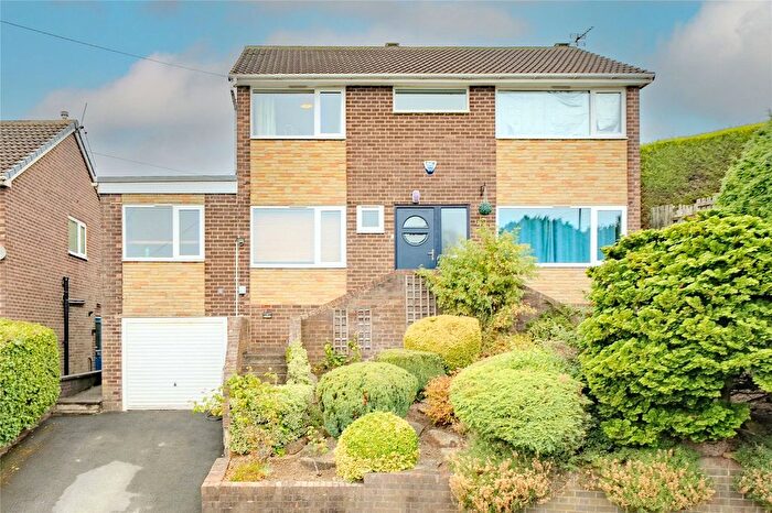 4 Bedroom Detached House For Sale In Woodhill Court, Leeds, West Yorkshire, LS16