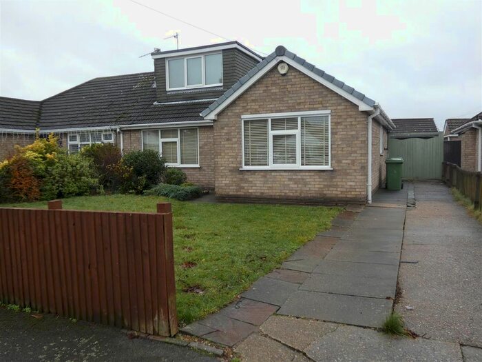 3 Bedroom Semi-detached Bungalow To Rent In St. Marks Road, Humberston, Grimsby, DN36