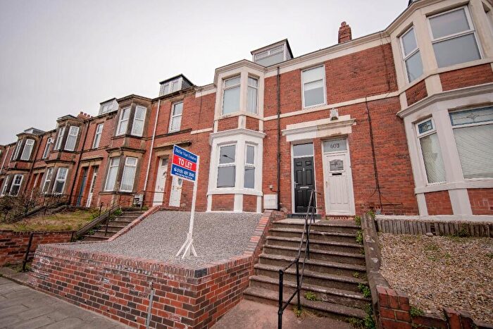 2 Bedroom Flat To Rent In Durham Road, Low Fell, Gateshead, Tyne And Wear, NE9