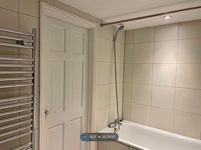 1 Bedroom Flat To Rent In Waller Road, London, SE14