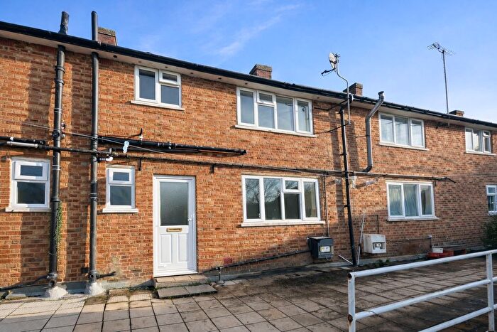 4 Bedroom Flat To Rent In High Street, Waltham Cross, EN8