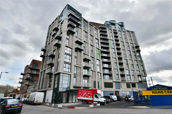 Flat To Rent In Sovereign Tower, Emily Street, London, E16