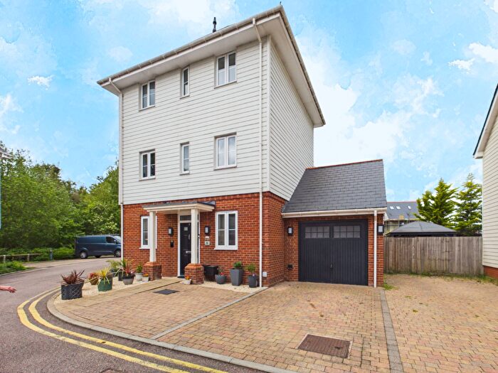 4 Bedroom Detached House For Sale In Willow Close, Holborough Lakes, Snodland, ME6