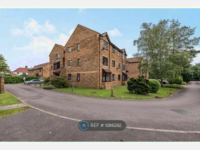 1 Bedroom Flat To Rent In Jasmin Close, Northwood HA6