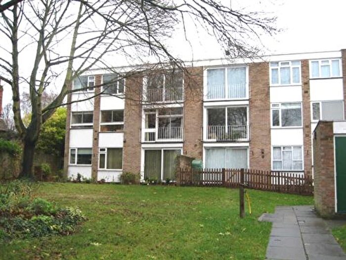 2 Bedroom Flat To Rent In Dunwood Court, Boyn Valley Road, SL6