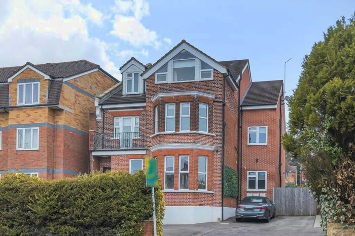 2 Bedroom Flat To Rent In Park Road, New Barnet, EN4