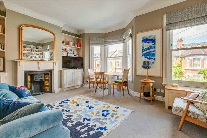 2 Bedroom Apartment To Rent In Broomwood Road, SW11