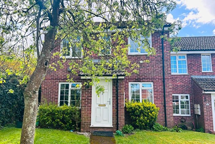 2 Bedroom Ground Maisonette For Sale In Morley Place, Hungerford, Berkshire, RG17