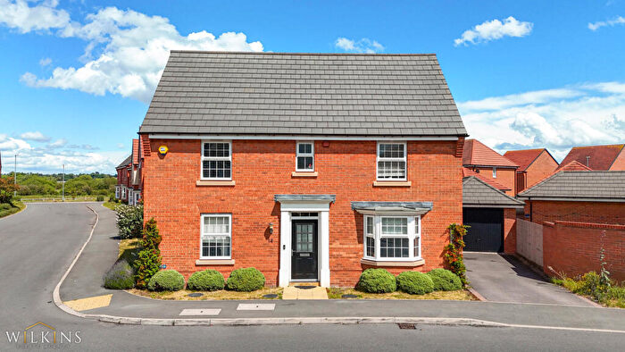 4 Bedroom House To Rent In Austen Drive, Tamworth, Staffordshire, B78
