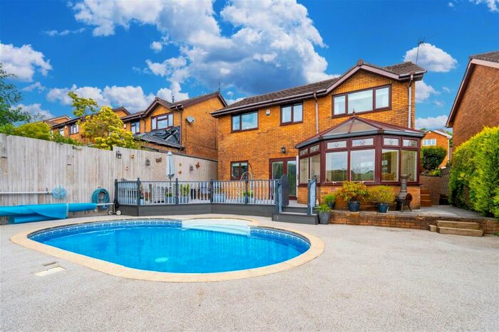 4 Bedroom Detached House For Sale In Cae Caradog, Caerphilly, CF83