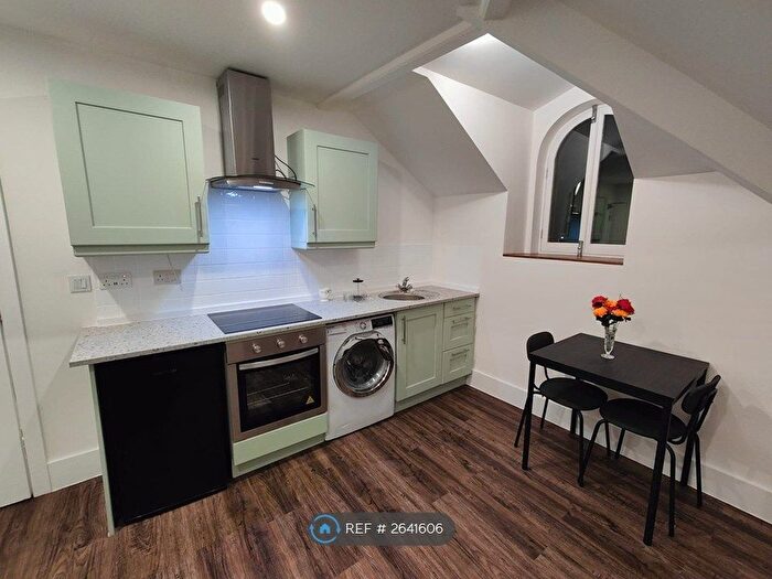 1 Bedroom Flat To Rent In Landown House, Halifax, HX1