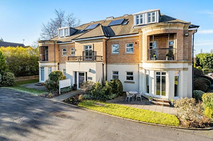 2 Bedroom Flat To Rent In Harrogate Road, Alwoodley, Leeds, West Yorkshire, LS17