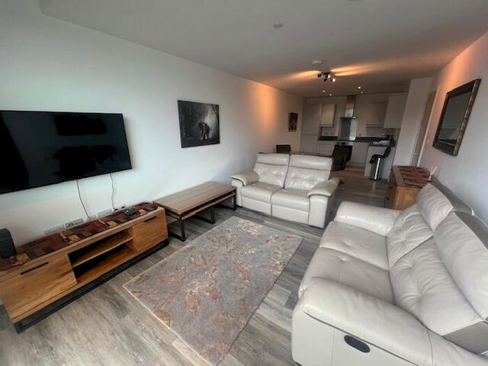 2 Bedroom Apartment To Rent In Schooner Drive, Cardiff, CF10