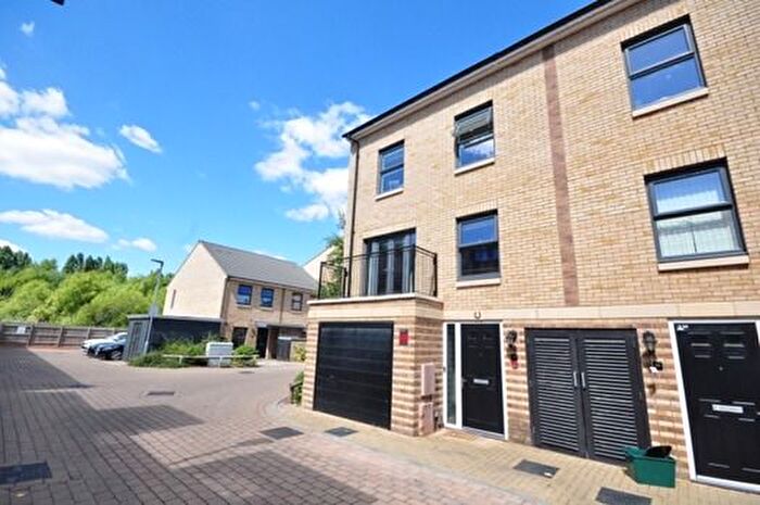 3 Bedroom End Of Terrace House To Rent In Parchment Close, Mitcham, CR4