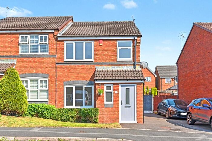 3 Bedroom Semi-Detached House To Rent In Tudor Rose Way Stoke-on-Trent, ST6