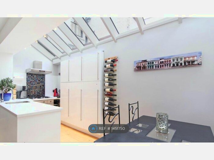 2 Bedroom Flat To Rent In Margravine Gardens, London, W6