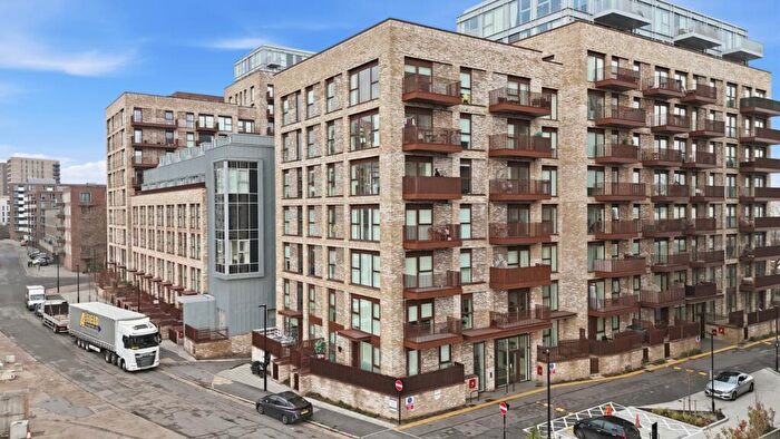 1 Bedroom Apartment For Sale In Wray Avenue, London, Greater London, E16