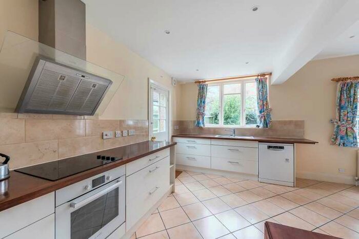 5 Bedroom Detached House To Rent In Pinner, Middlesex, HA5