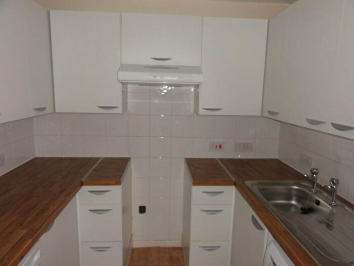 1 Bedroom Flat To Rent In Lanchester Gardens, S80