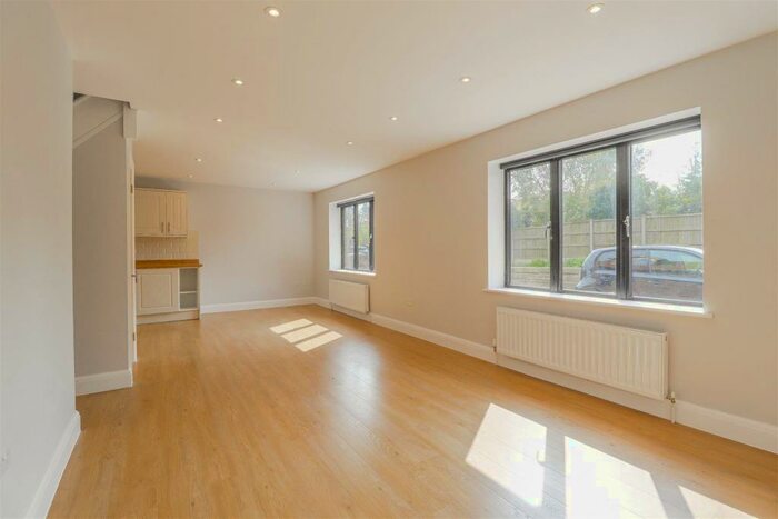 2 Bedroom Semi-Detached House To Rent In Annexe @ The Manor House, Nazeing, Essex, EN9