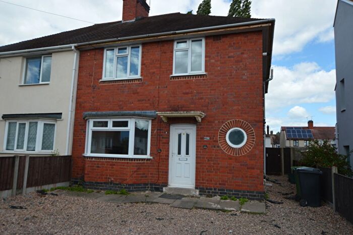 4 Bedroom Semi-Detached House To Rent In George Eliot Avenue, Bedworth, CV12