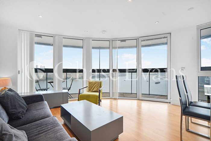 3 Bedroom Flat To Rent In Admirals Tower, New Capital Quays, Dowells Street, Greenwich, SE10
