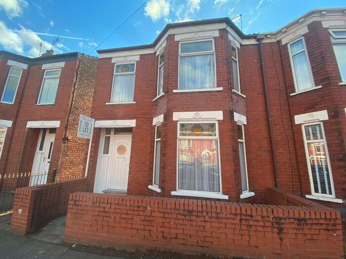 3 Bedroom Semi-Detached House To Rent In Summergangs Road, Hull, HU8