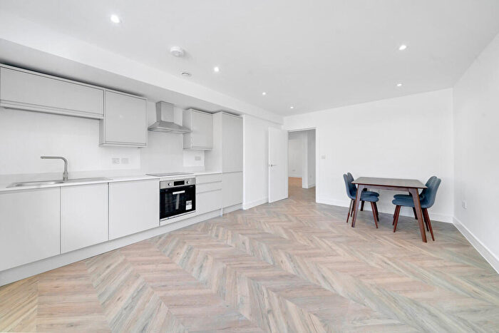 1 Bedroom Apartment To Rent In Hessel Street, London, E1