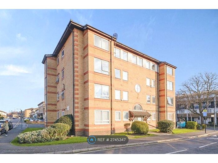 2 Bedroom Flat To Rent In Oxley Close, London, SE1
