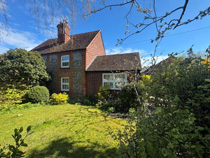 2 Bedroom Cottage To Rent In Davenport Place, Watlington, OX49