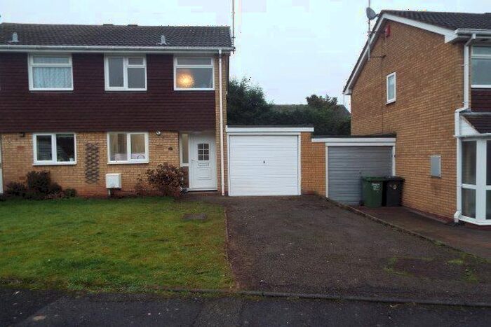 2 Bedroom Property To Rent In Salford Close, Redditch, B98