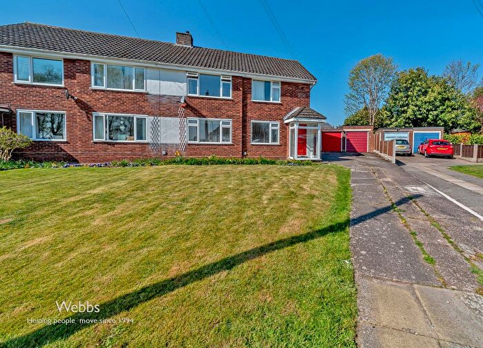 2 Bedroom Maisonette For Sale In Cotswold Close, Aldridge, Walsall, WS9