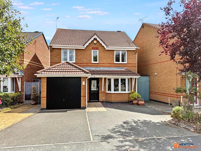 3 Bedroom Detached House For Sale In The Oval, Coalville, LE67