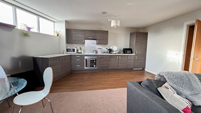 3 Bedroom Flat To Rent In Worrall Street, Salford, M5